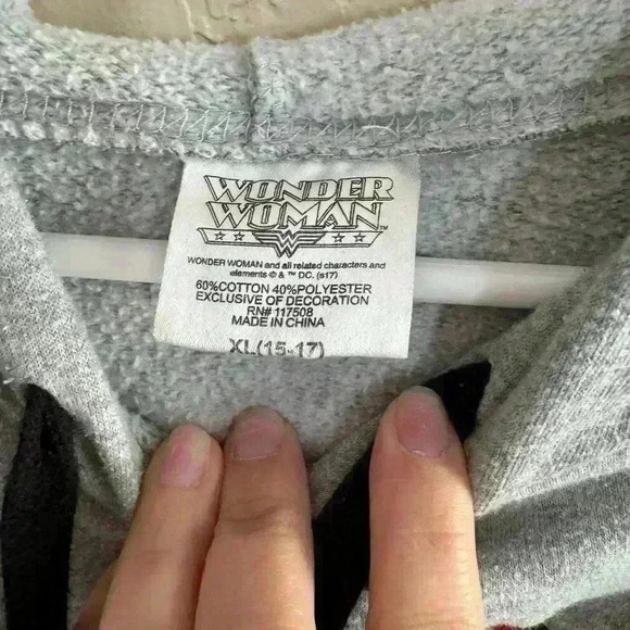 Wonder Woman Hoodie Size XL Gray Logo Kangaroo Pocket Long Sleeve, DC comics - Picture 3 of 5